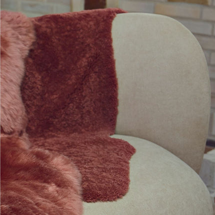 Lammeskind | Korthåret Krøllet | New Zealand | 100 cm Lys Bordeaux 